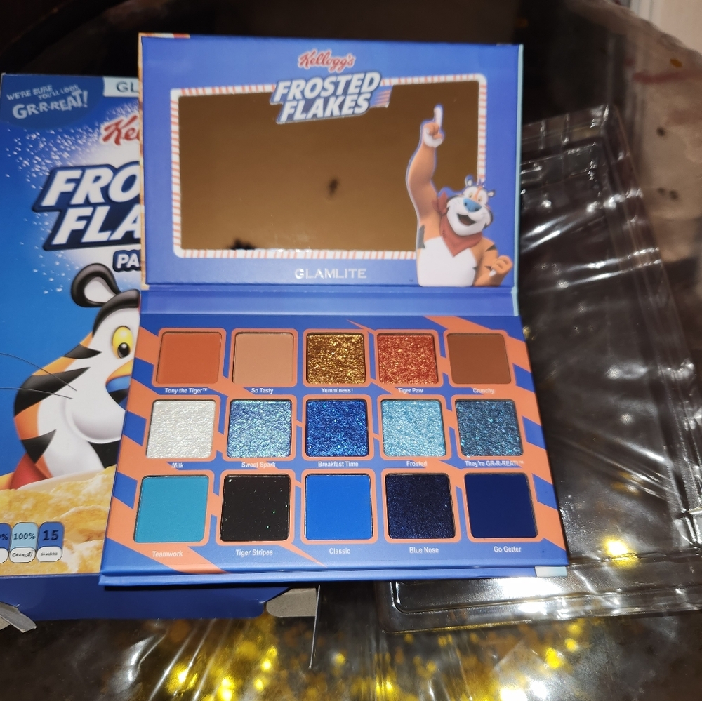Glamlite Frosted Flakes palette